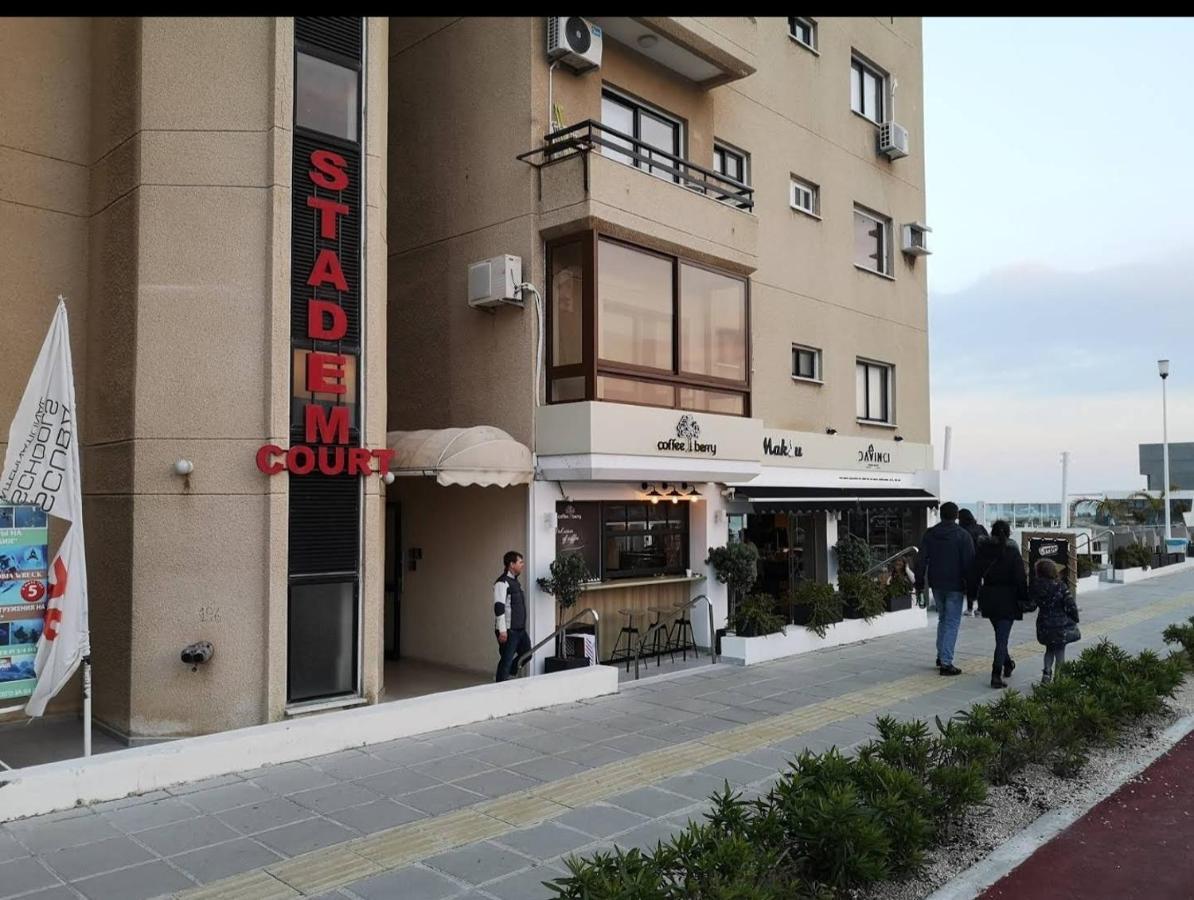 Bettys 1Br Seafront Apt Larnaca Buitenkant foto