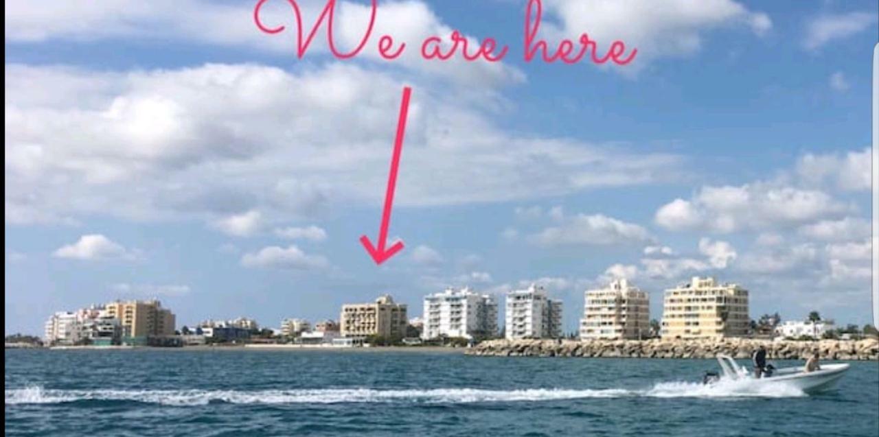 Bettys 1Br Seafront Apt Larnaca Buitenkant foto