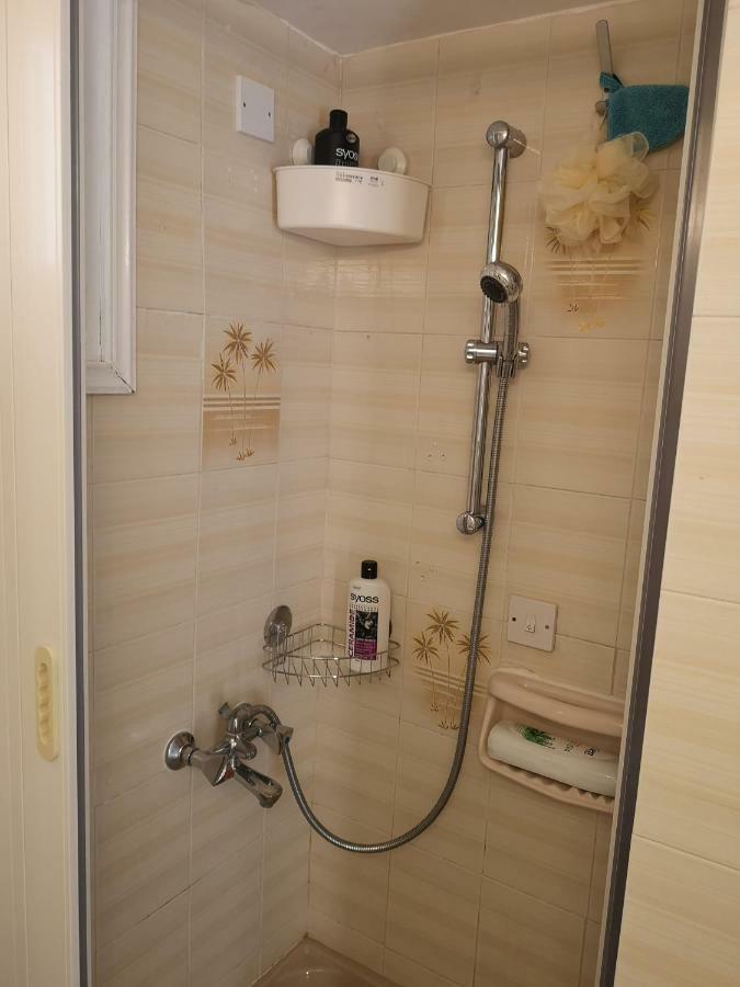 Bettys 1Br Seafront Apt Larnaca Buitenkant foto